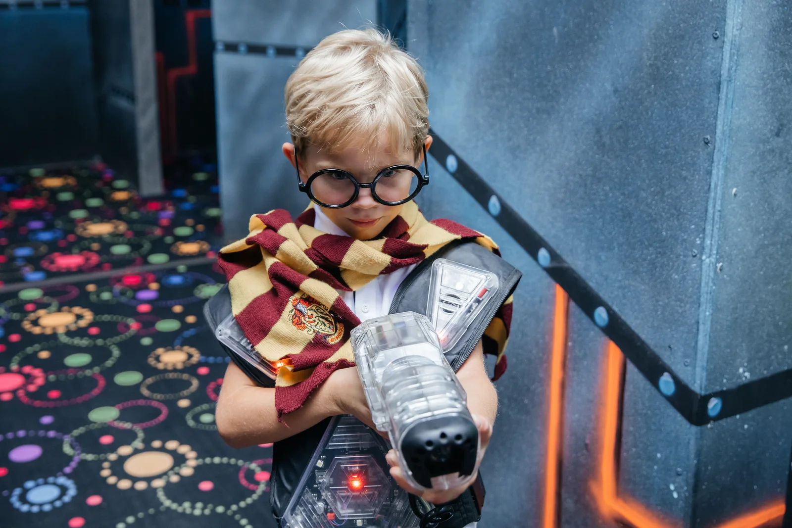Первое знакомство ребёнка с экипировкой в LaserLand