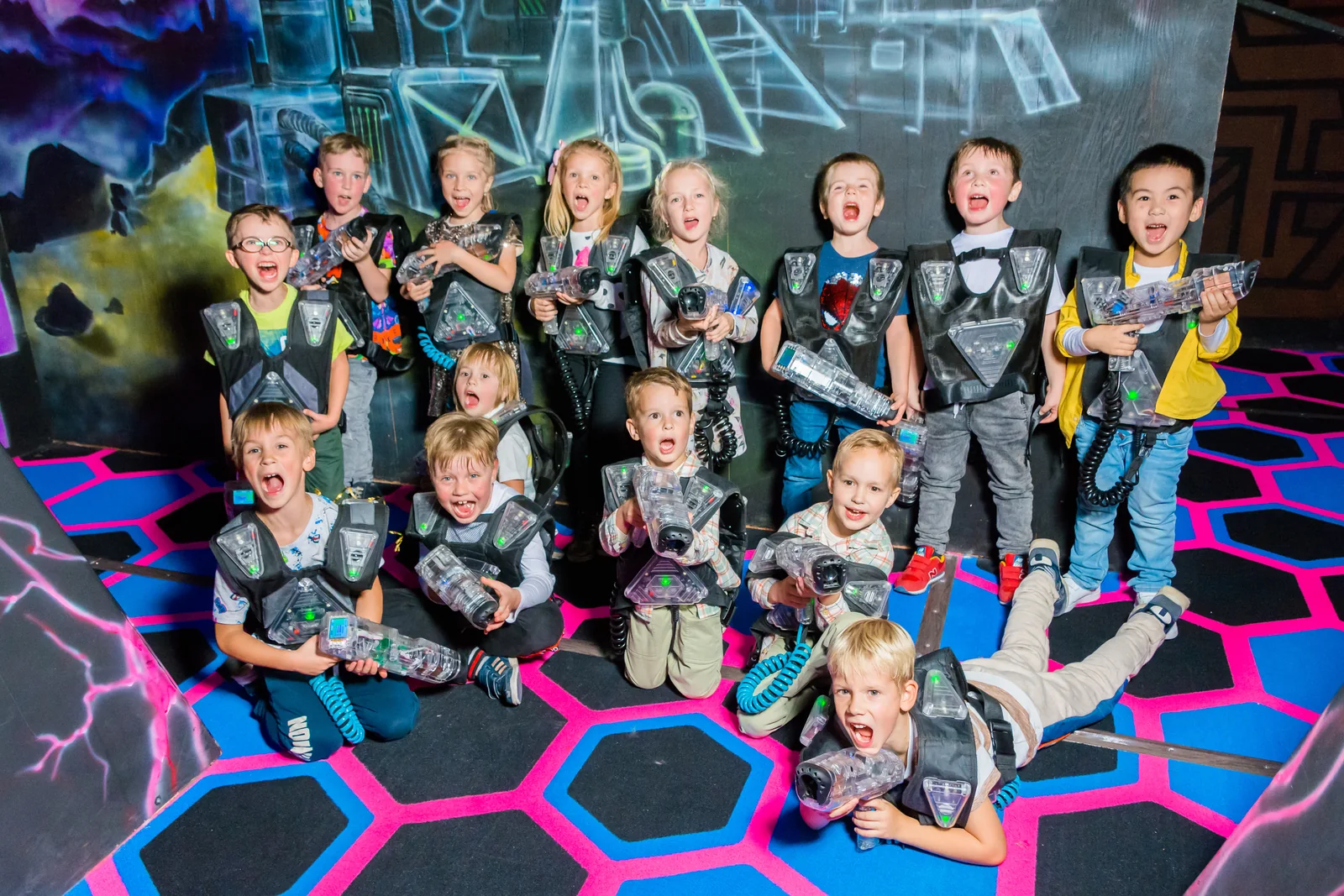 Эмоции детской команды после игры в LaserLand