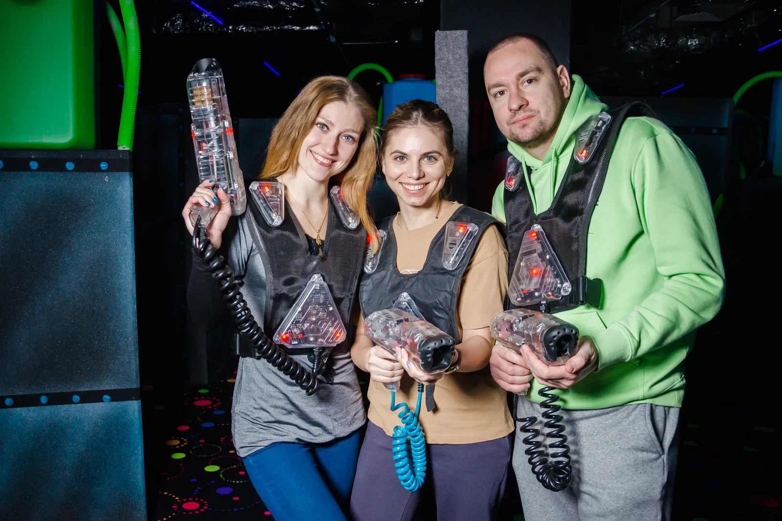Коллеги готовы к общему раунду в LaserLand