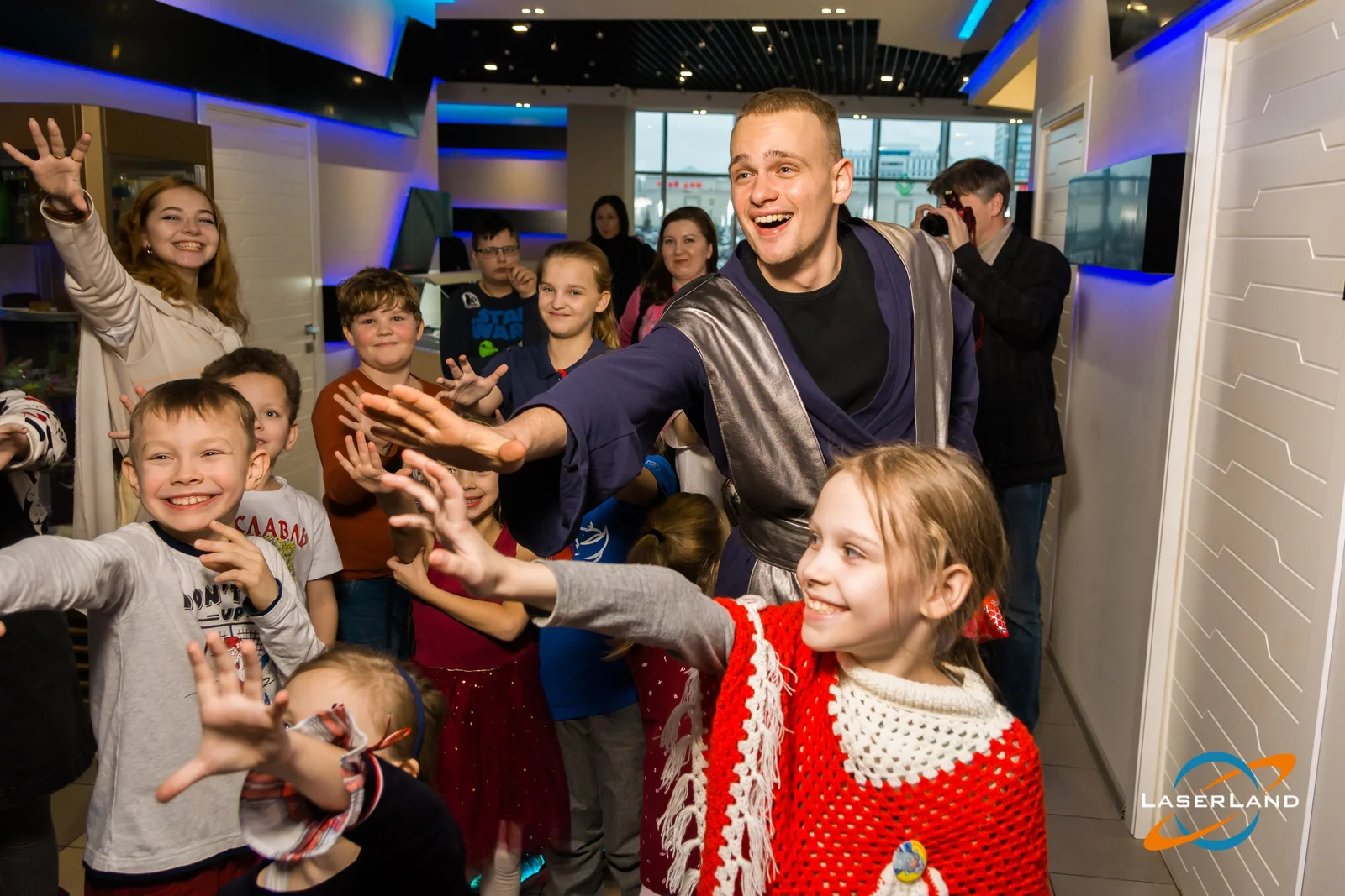 Зимняя программа с Дедом Морозом в LaserLand